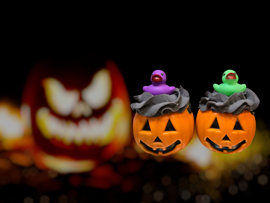 Halloween Festive Cauldron Bath Bomb with Bubble Frosting